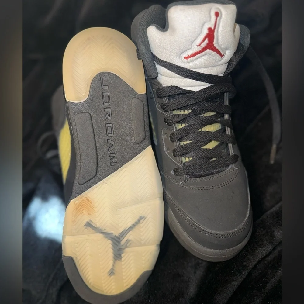 Jordan 5 retro og bg 'metallic' 2016 Boy Size 6y (Must See)